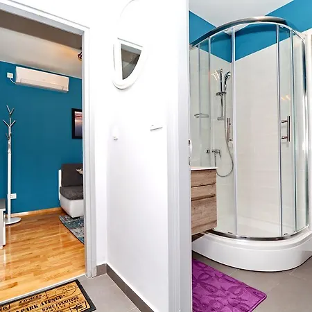Luxury Kadena Oda ve Kahvaltı 4*