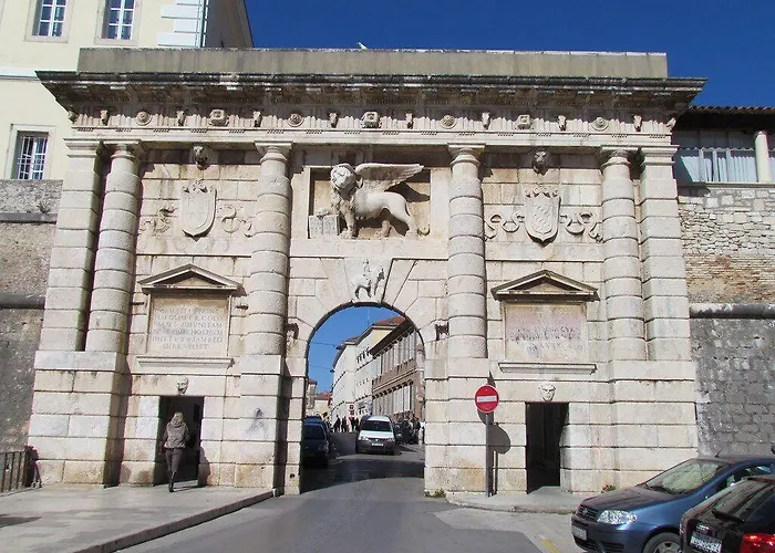 Luxury Kadena Alojamento de Acomodação e Pequeno-almoço Zadar