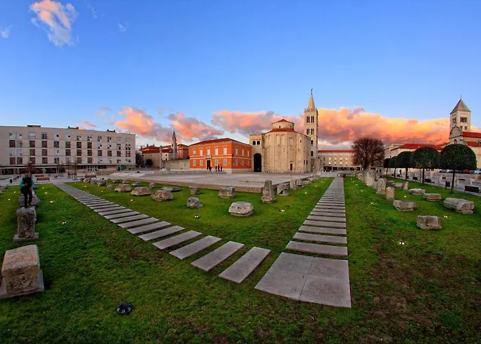 Nocleg ze śniadaniem Luxury Kadena 4*