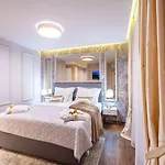 Luxury Kadena Bed & Breakfast