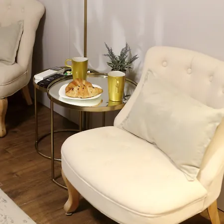 Bed & Breakfast Luxury Kadena 4*